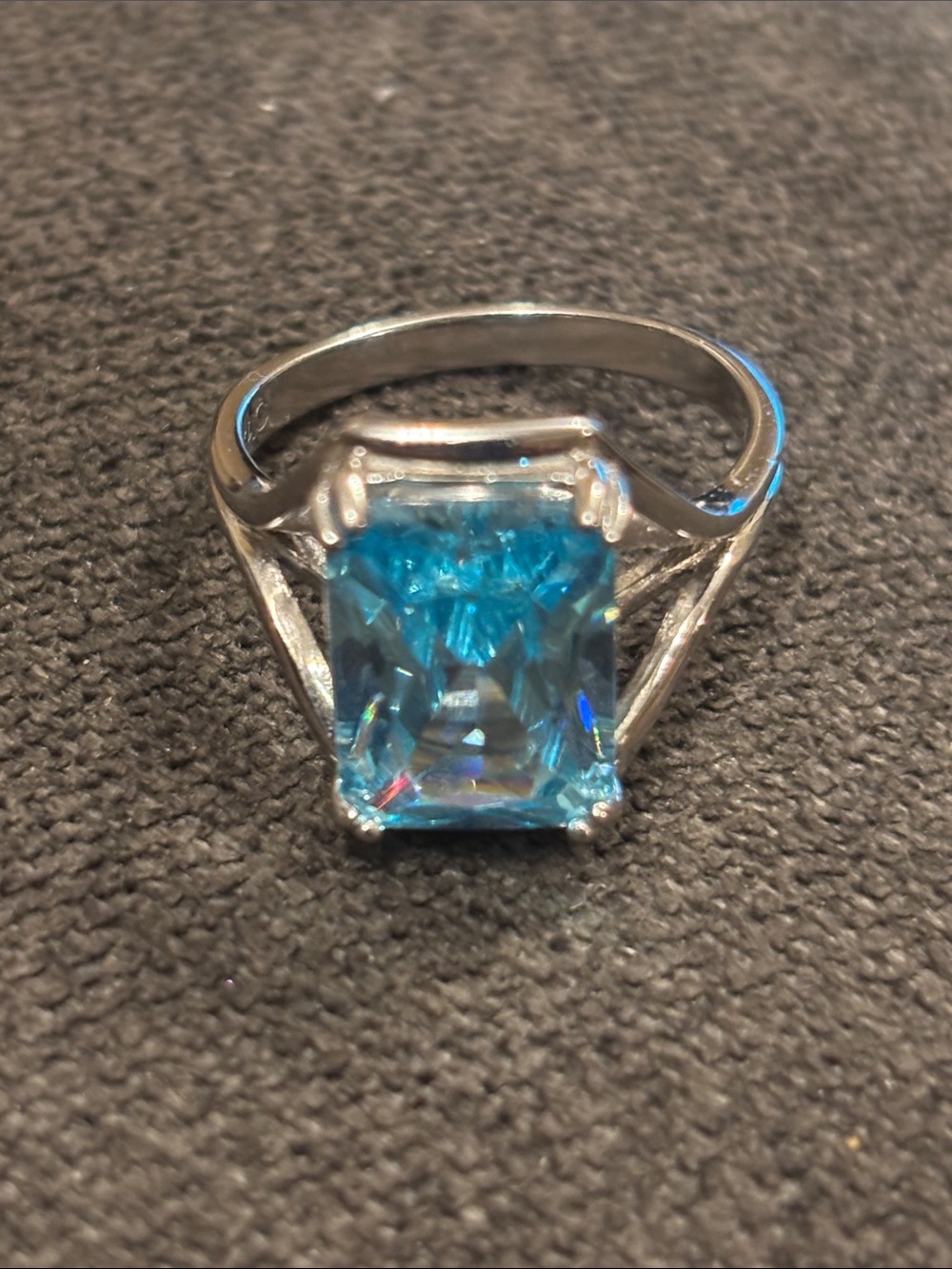 Fifth Avenue Collection Silver 925 Ring with Blue Gemstone
